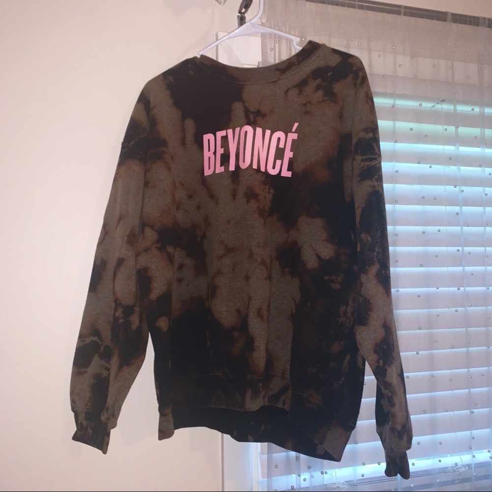 Oversized Bleach Dye Beyoncé Crew Neck